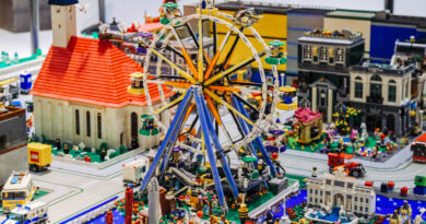 Die phaenoBRICKS 2022 vom 7. bis 15. Mai wird Lego-Fans begeistern. Das Bild zeigt eine Riesenrad, das aus Legosteinen gebaut wurde.